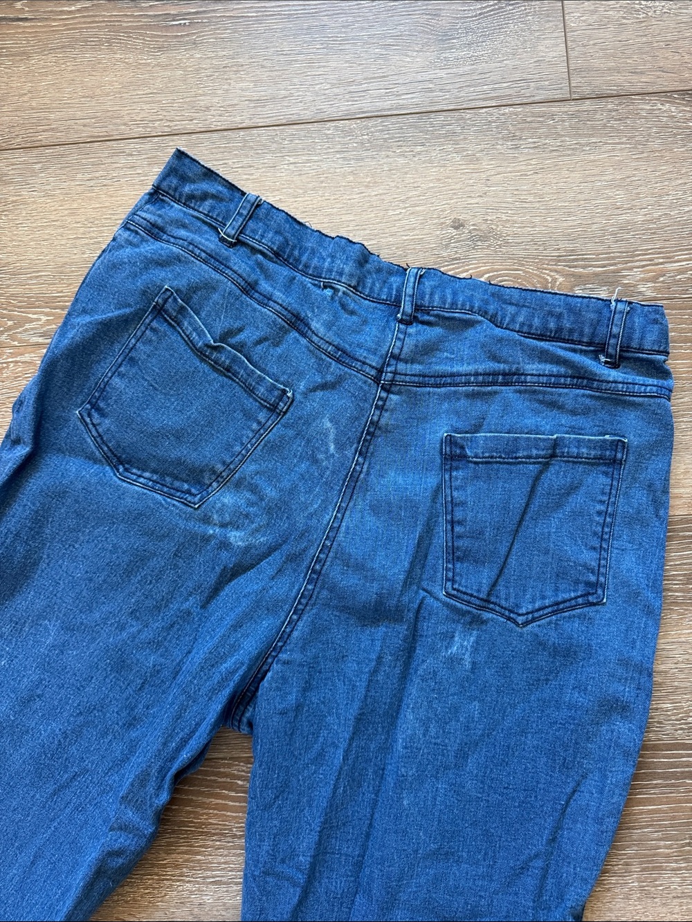 The Pyramid Collection Blue Wide-Leg Jeans with Red Floral Embroidery Size: 16 - Picture 11 of 11